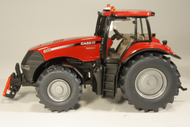Case IH Magnum 340 2011, punainen