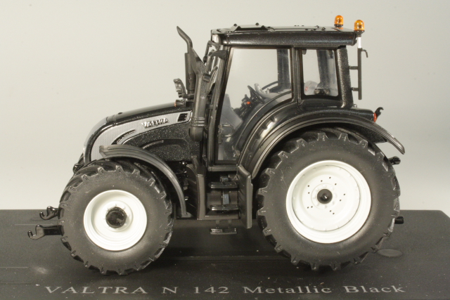 Valtra N Series 142 2009, black