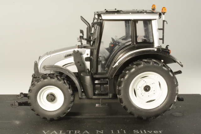 Valtra N Series 111 2005, hopea