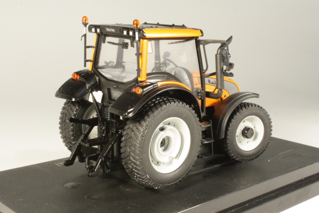 Valtra N Series 121 Kommunal 2005, orange