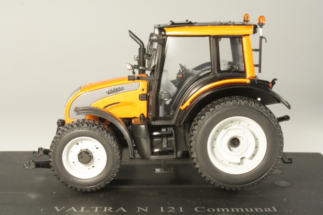Valtra N Series 121 Kommunal 2005, orange