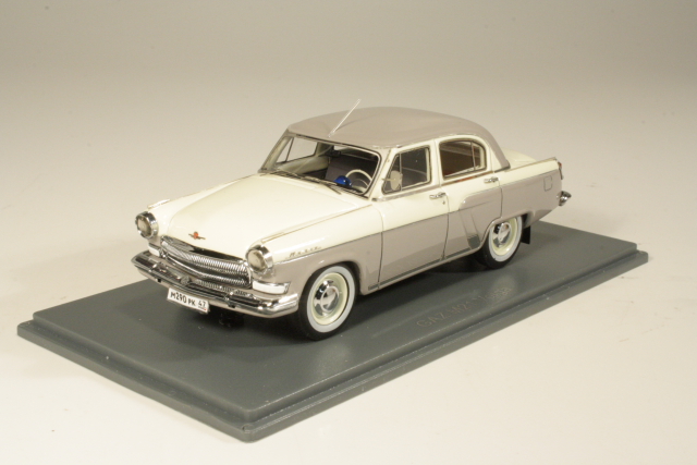 Volga GAZ M21 1970, valkoinen/harmaa