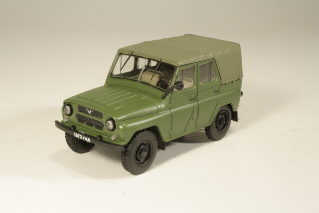 UAZ 469B, dark green