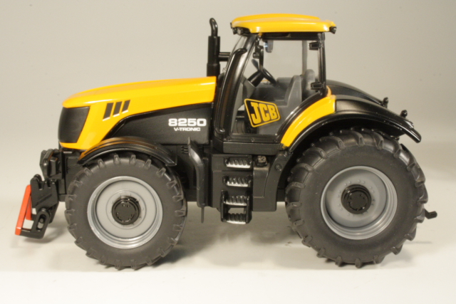 JBC Fastrac 8250 2006, yellow