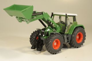 Fendt 714 Vario 2006 with Front Loader, green