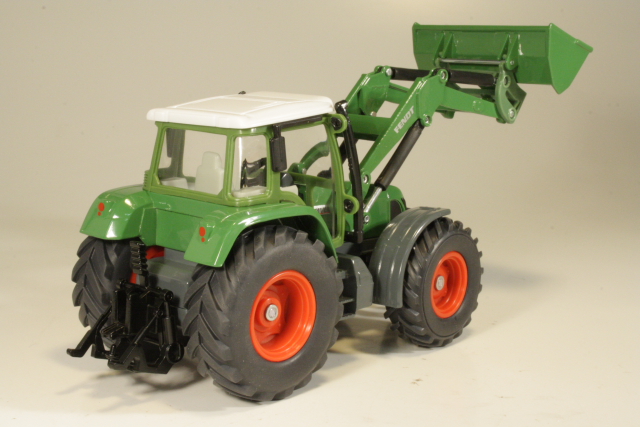 Fendt 714 Vario 2006 with Front Loader, green