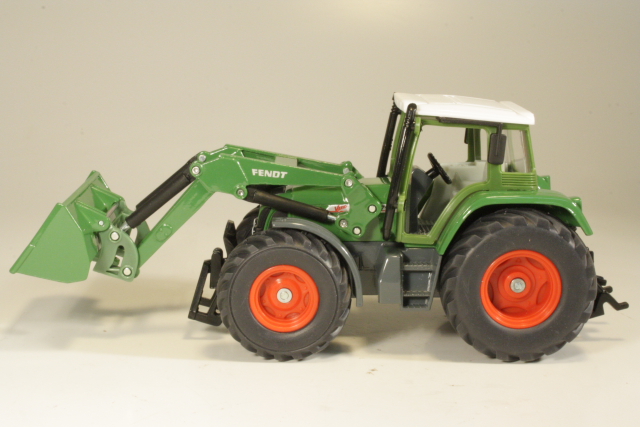 Fendt 714 Vario 2006 with Front Loader, green