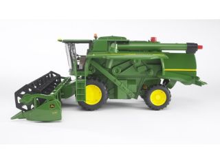 John Deere Combine T670i Leikkuupuimuri, vihreä