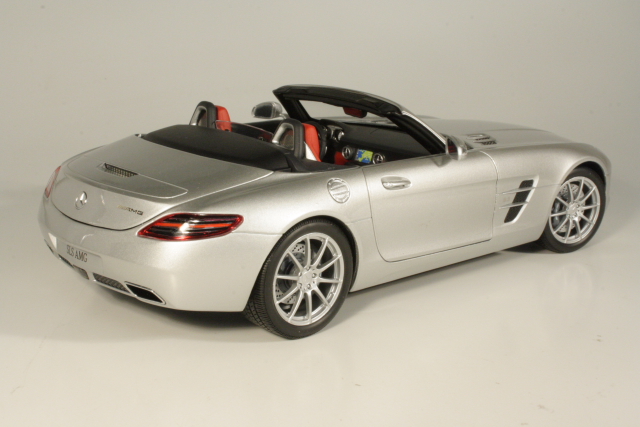 Mercedes SLS AMG Roadster (R197) 2011, hopea