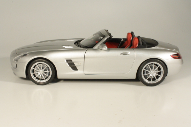 Mercedes SLS AMG Roadster (R197) 2011, hopea