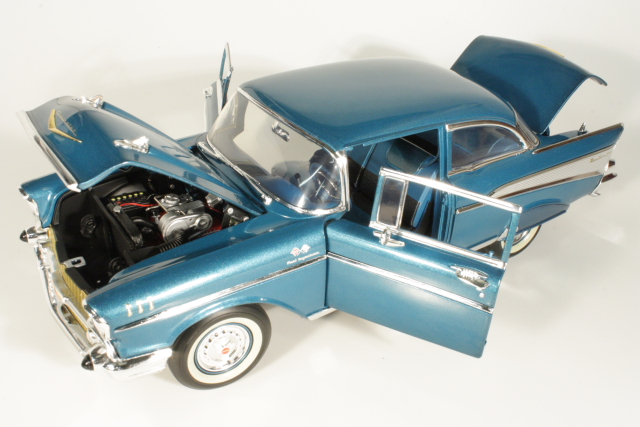 Chevrolet Bel Air 1957, sininen