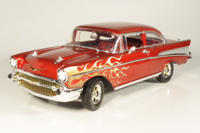 Chevrolet Bel Air 1957, punainen/liekkikuvio