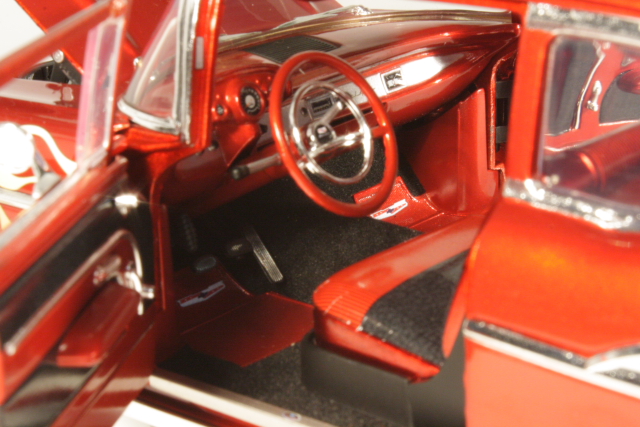 Chevrolet Bel Air 1957, punainen/liekkikuvio