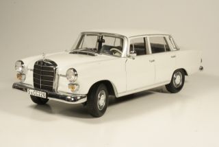 Mercedes 200 Limousine (w110) 1966, white