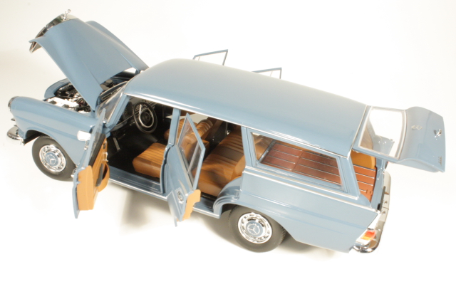Mercedes 200 Universal (w110) 1968, blue