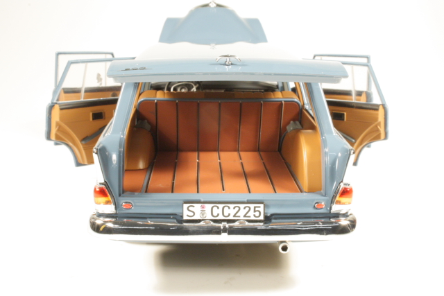 Mercedes 200 Universal (w110) 1968, blue
