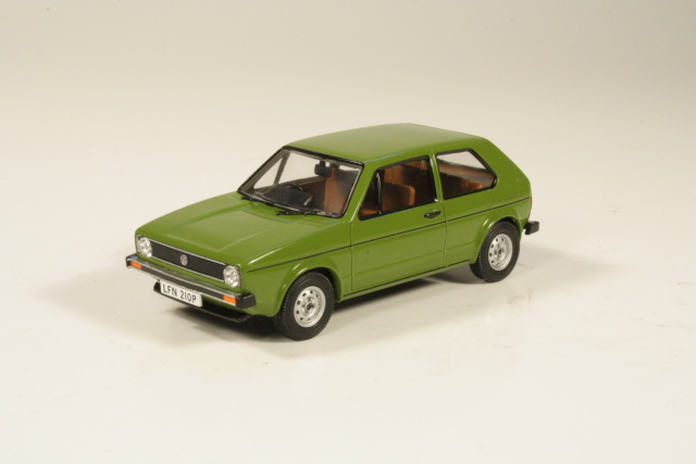VW Golf 1 1974, vihreä