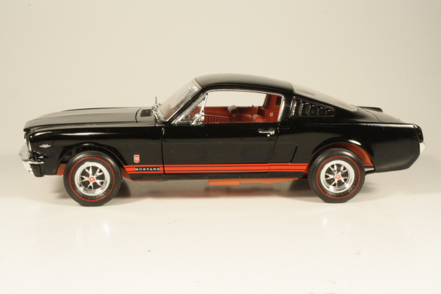 Ford Mustang GT Fastback 1965, black