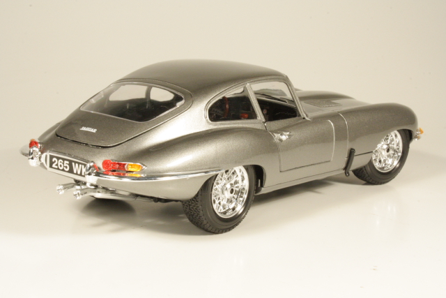 Jaguar E-Type Coupe 1961, grey