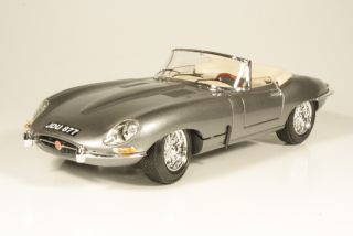 Jaguar E-Type Cabriolet 1961, harmaa - Sulje napsauttamalla kuva