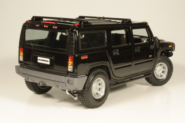 Hummer H2 2003 SUV, musta