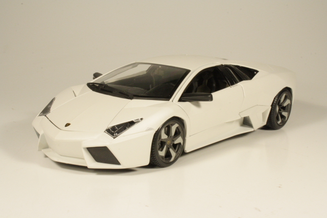 Lamborghini Reventon, white