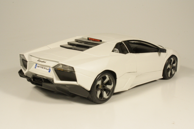 Lamborghini Reventon, white