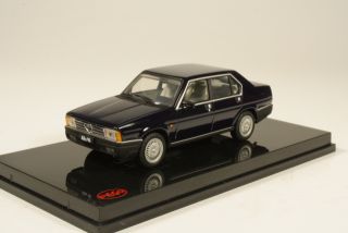 Alfa Romeo 90 Berlina, tummansininen