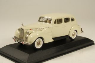 Packard Super 8 Formal Sedan 1940, beige