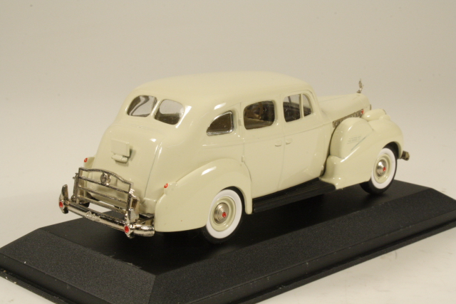 Packard Super 8 Formal Sedan 1940, beige