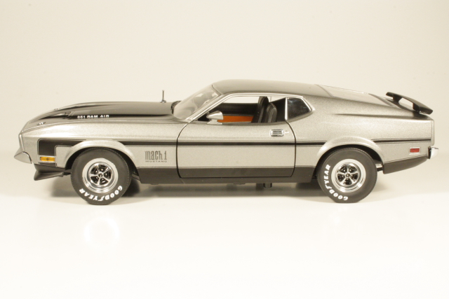 Ford Mustang Mach 1 1971, silver