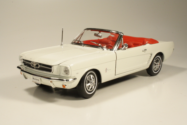 Ford Mustang Convertible 1964, valkoinen - Sulje napsauttamalla kuva