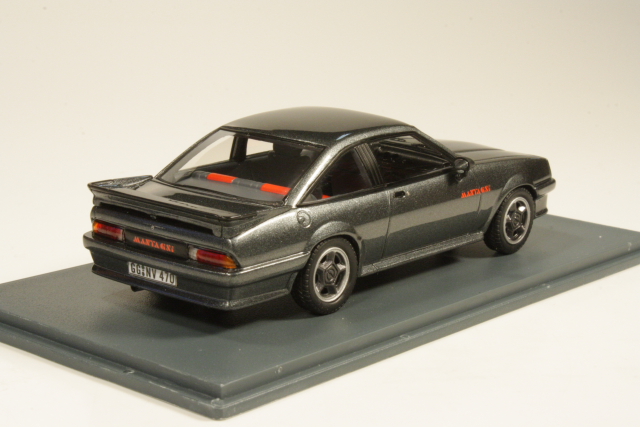 Opel Manta B GSi exclusiv 1985, harmaa