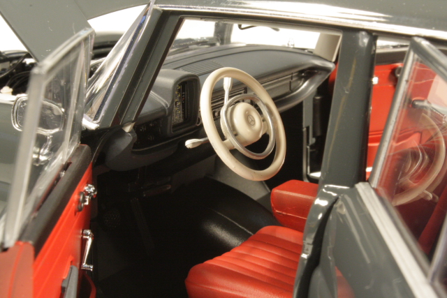 Mercedes 200 Limousine (w110) 1966, tummanharmaa