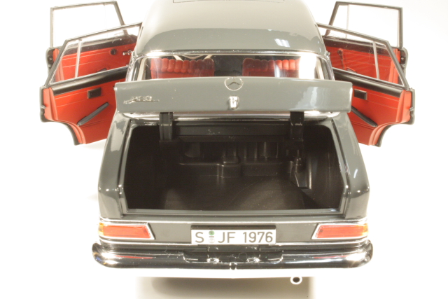 Mercedes 200 Limousine (w110) 1966, tummanharmaa