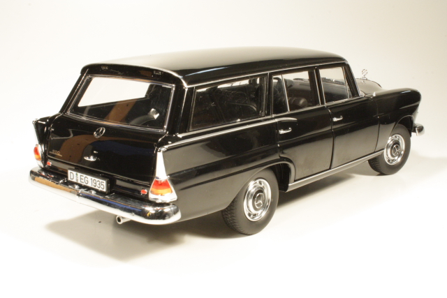 Mercedes 200 Universal (w110) 1968, black
