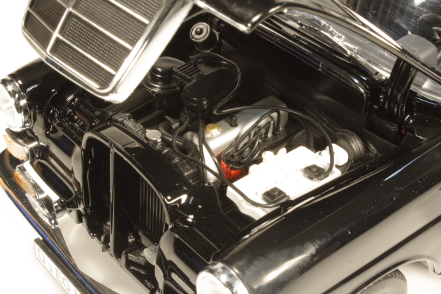 Mercedes 200 Universal (w110) 1968, black