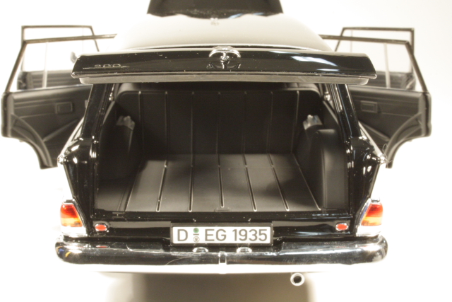 Mercedes 200 Universal (w110) 1968, black