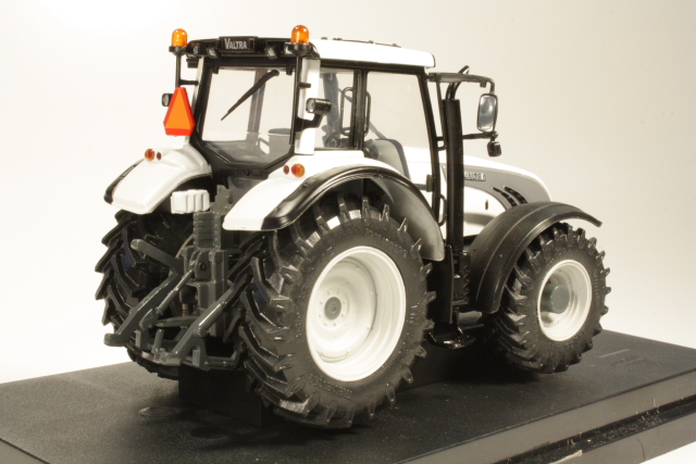 Valtra T Serie 2011, white