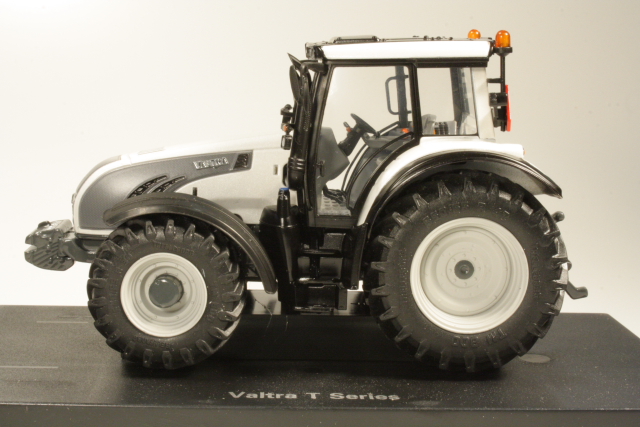 Valtra T Serie 2011, white