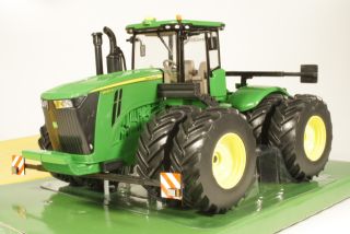 John Deere 9460R, green