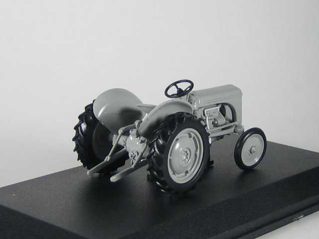 Ferguson TE-20 1947, grey 1:43