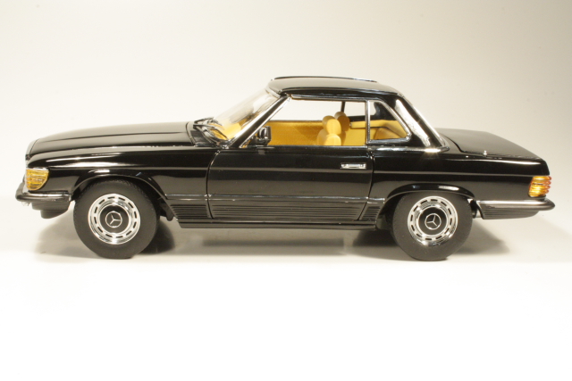 Mercedes 350SL Hard Top 1977, musta