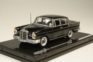 Mercedes 220SE (w111) 1959, musta