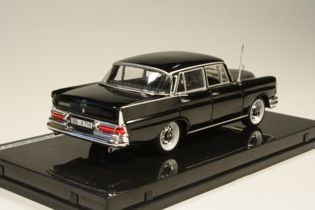 Mercedes 220SE (w111) 1959, musta