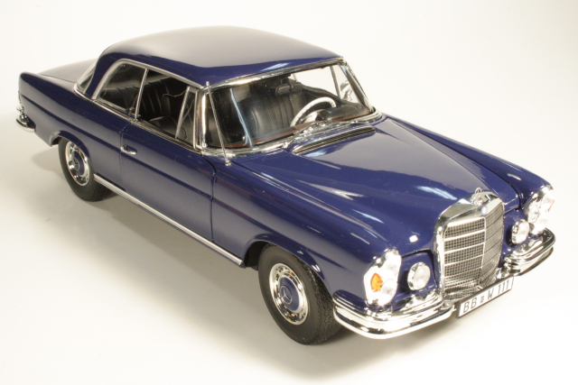 Mercedes 280SE (w111) Coupe 1969, sininen - Sulje napsauttamalla kuva