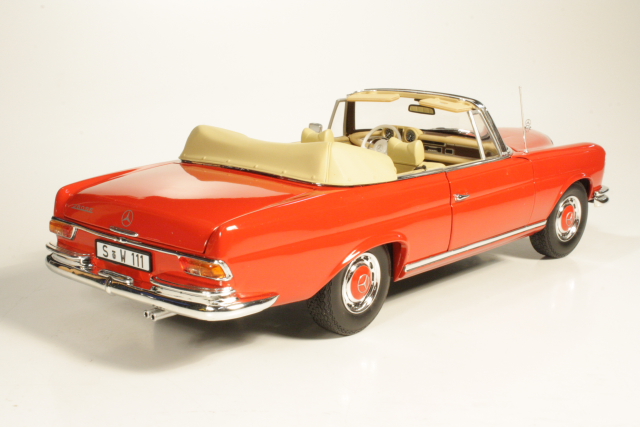 Mercedes 280SE (w111) Cabriolet 1969, punainen - Sulje napsauttamalla kuva