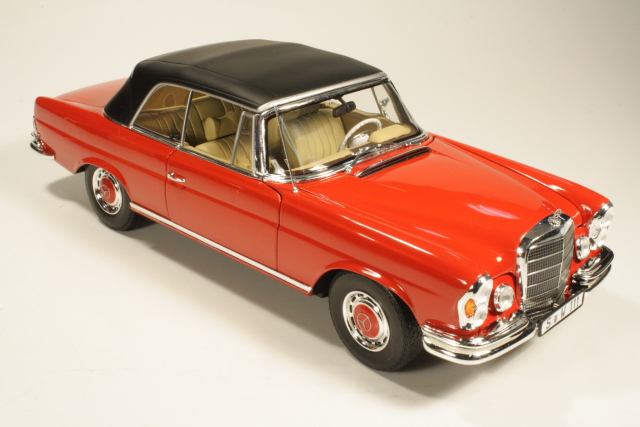 Mercedes 280SE (w111) Cabriolet 1969, punainen - Sulje napsauttamalla kuva