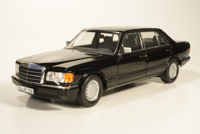 Mercedes 560SEL (v126) 1985, musta