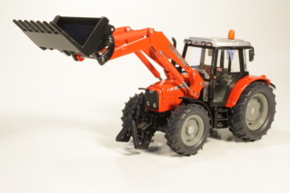 Massey Ferguson 5455 2008 + etukuormaaja, punainen